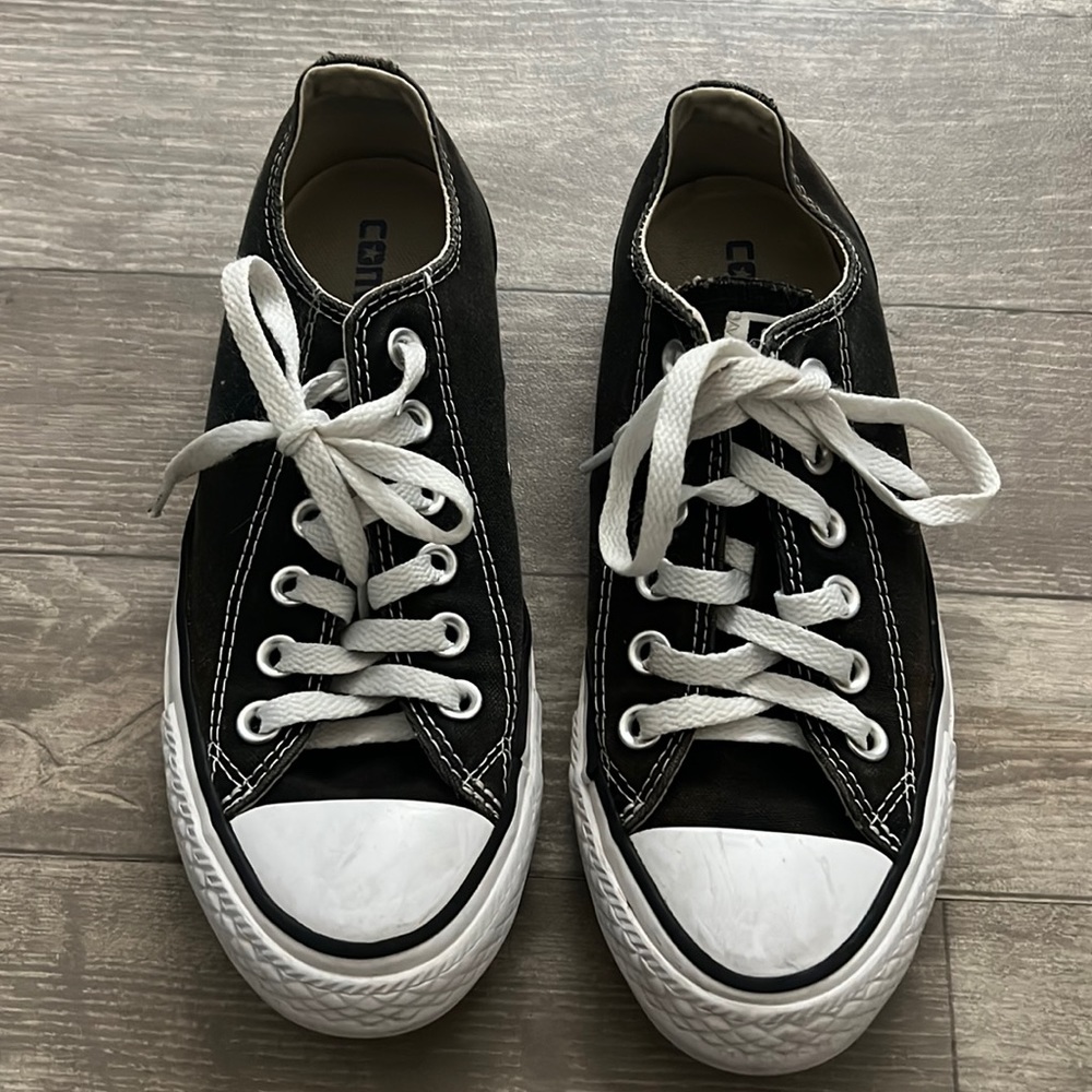Converse size man 4.5 women 6.5 color black